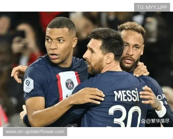 内马尔争议染红，十人巴黎绝处逢生靠姆巴佩点球制胜